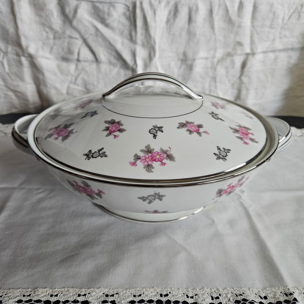 Noritake China Anita Pattern 5309 Serving Bowl with Lid 9" Japan
